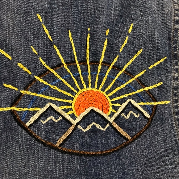 Eyes of the World ❤️ Embroidered Levi’s Jacket - Picture 3 of 8